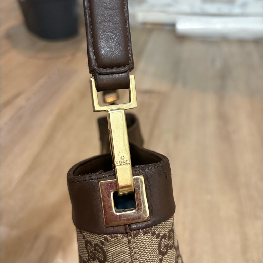 Gucci Tan and Brown Monogram Shoulder Bag - Picture 2 of 16